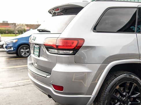 Used 2021 Jeep Grand Cherokee Laredo X AWD/4WD image 14