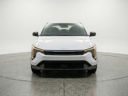Used 2025 Kia K4 LXS image 2