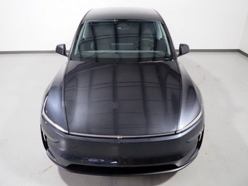 Used 2026 Tesla Model Y Long Range RWD image 12