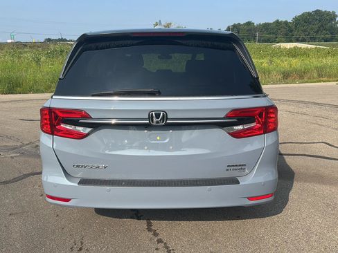 Used 2024 Honda Odyssey Touring image 4