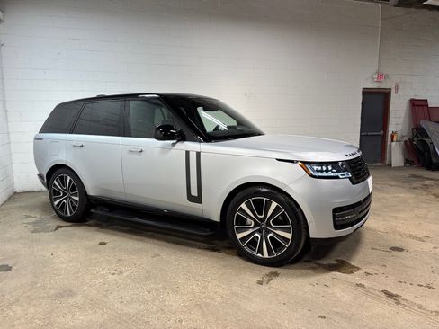 Used 2024 Land Rover Range Rover SE AWD/4WD image 5
