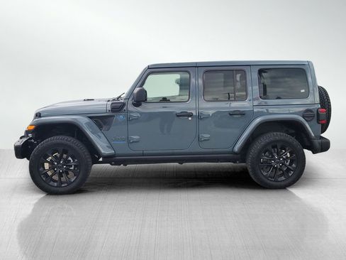 Used 2025 Jeep Wrangler Unlimited Sahara AWD/4WD image 7