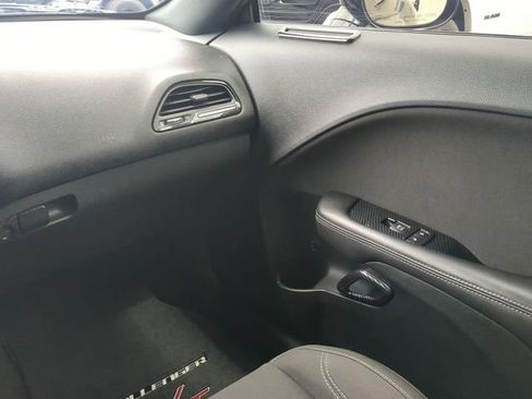 Used 2019 Dodge Challenger SXT RWD image 17
