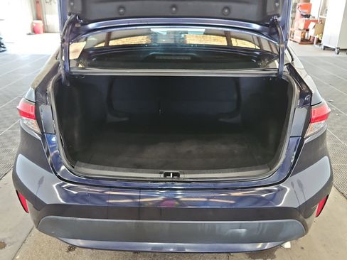 Used 2022 Toyota Corolla LE image 14