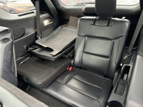 Used 2025 Ford Explorer ST-Line image 28