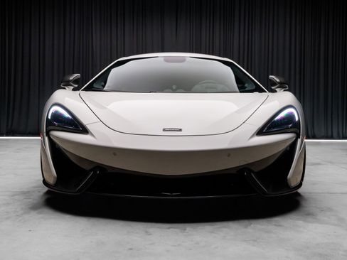 Used 2016 McLaren 570S Coupe RWD image 24
