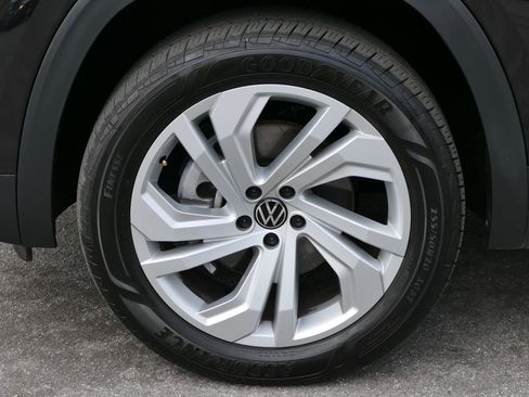 Used 2023 Volkswagen Atlas SE AWD/4WD image 11