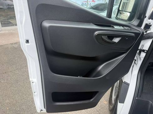 Used 2025 Mercedes-Benz Sprinter 2500 image 31
