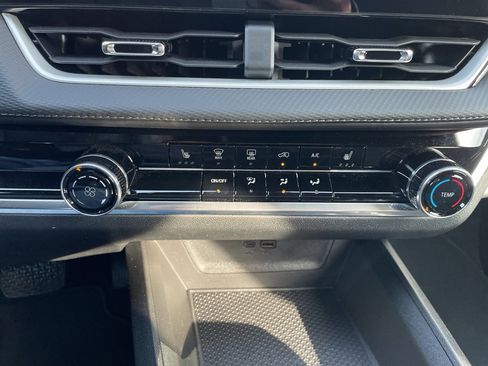 Used 2026 Chevrolet Equinox LT image 22