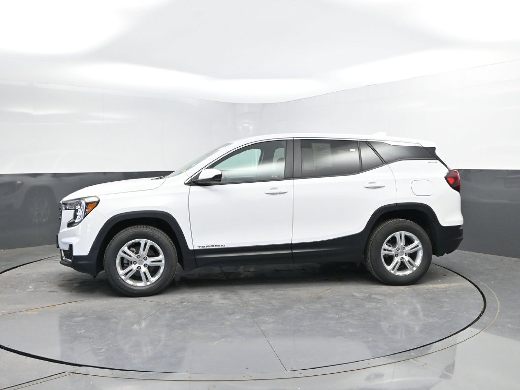 Used 2024 GMC Terrain SLE AWD/4WD image 4