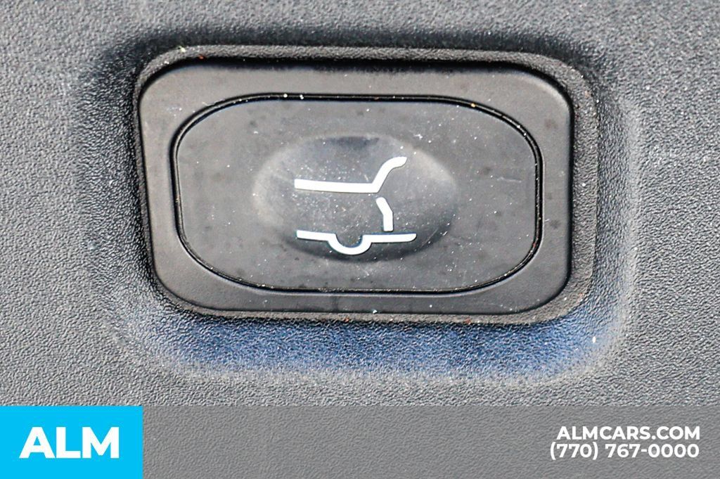 Used 2025 Ford Expedition Active AWD/4WD image 28