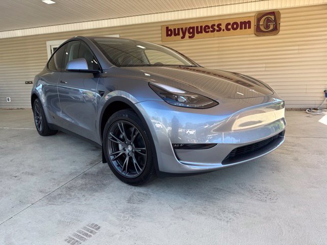 Used 2025 Tesla Model Y Long Range AWD/4WD image 2
