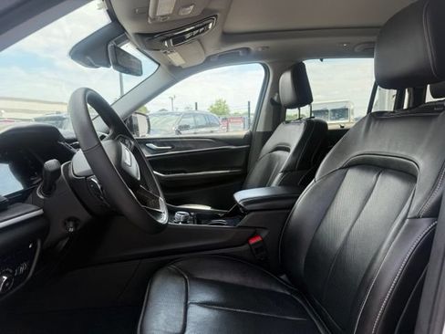 Used 2022 Jeep Grand Cherokee Limited 4xe w/ Luxury Tech Group II AWD/4WD image 8