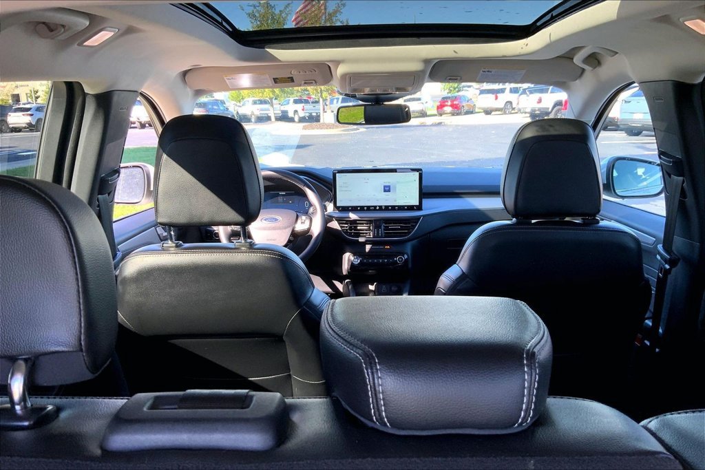 Used 2025 Ford Escape Platinum w/ Premium Technology Package AWD/4WD image 6