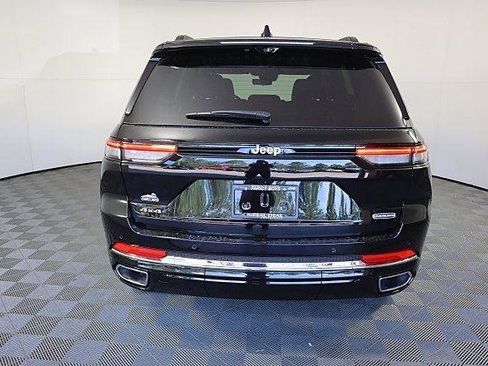 New 2025 Jeep Grand Cherokee Overland w/ Luxury Tech Group IV image 5