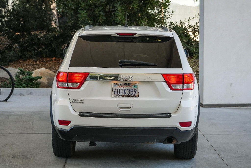 Used 2012 Jeep Grand Cherokee Laredo w/ Laredo E Group AWD/4WD image 5
