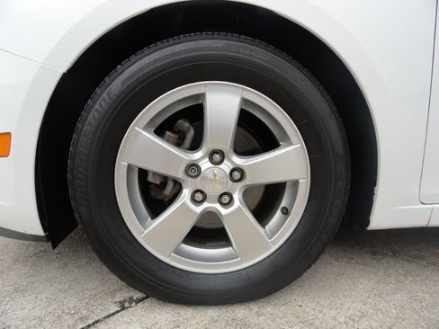 Used 2014 Chevrolet Cruze LT FWD image 18