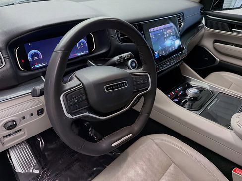 Used 2022 Jeep Wagoneer Series I w/ Convenience Group I image 7