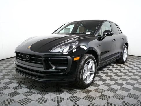 Certified 2026 Porsche Macan AWD/4WD image 1