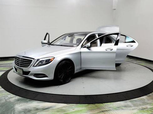 Used 2014 Mercedes-Benz S 550 Sedan w/ Premium 1 Package image 9