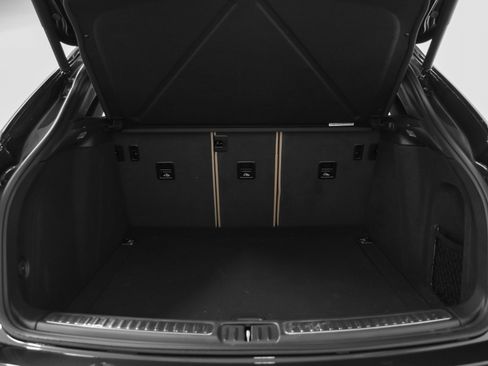 Used 2025 Porsche Macan image 15