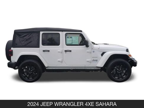 Used 2024 Jeep Wrangler Unlimited Sahara AWD/4WD image 6