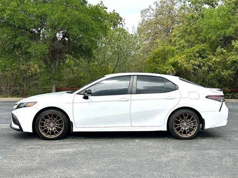 Used 2023 Toyota Camry SE image 12