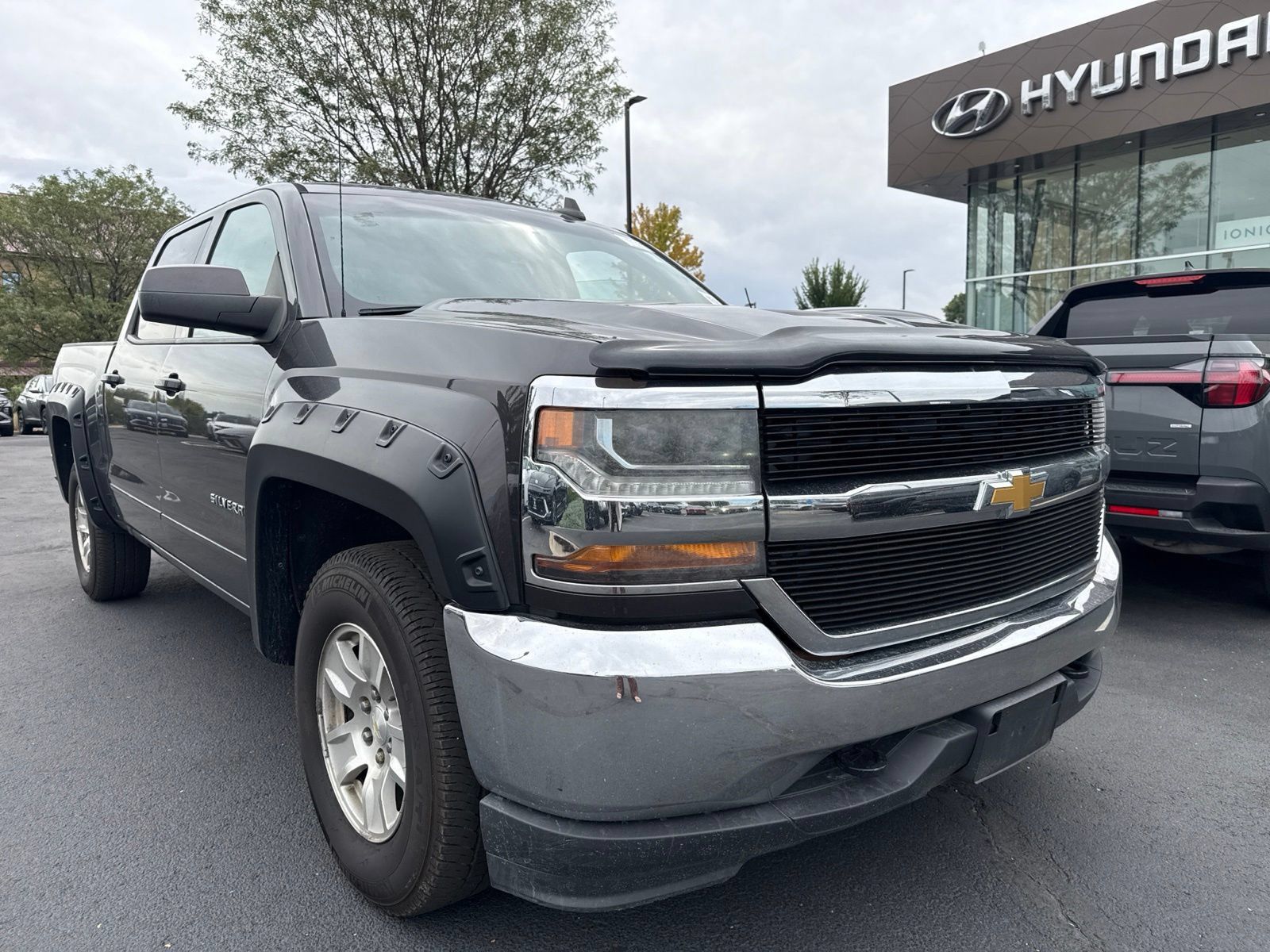 Used 2016 Chevrolet Silverado 1500 LT AWD/4WD image 2