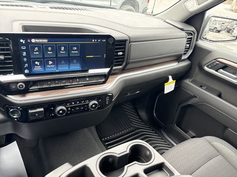 New 2026 Chevrolet Silverado 1500 LT image 22