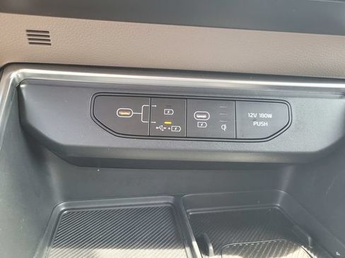 Used 2026 Kia Carnival EX FWD image 24