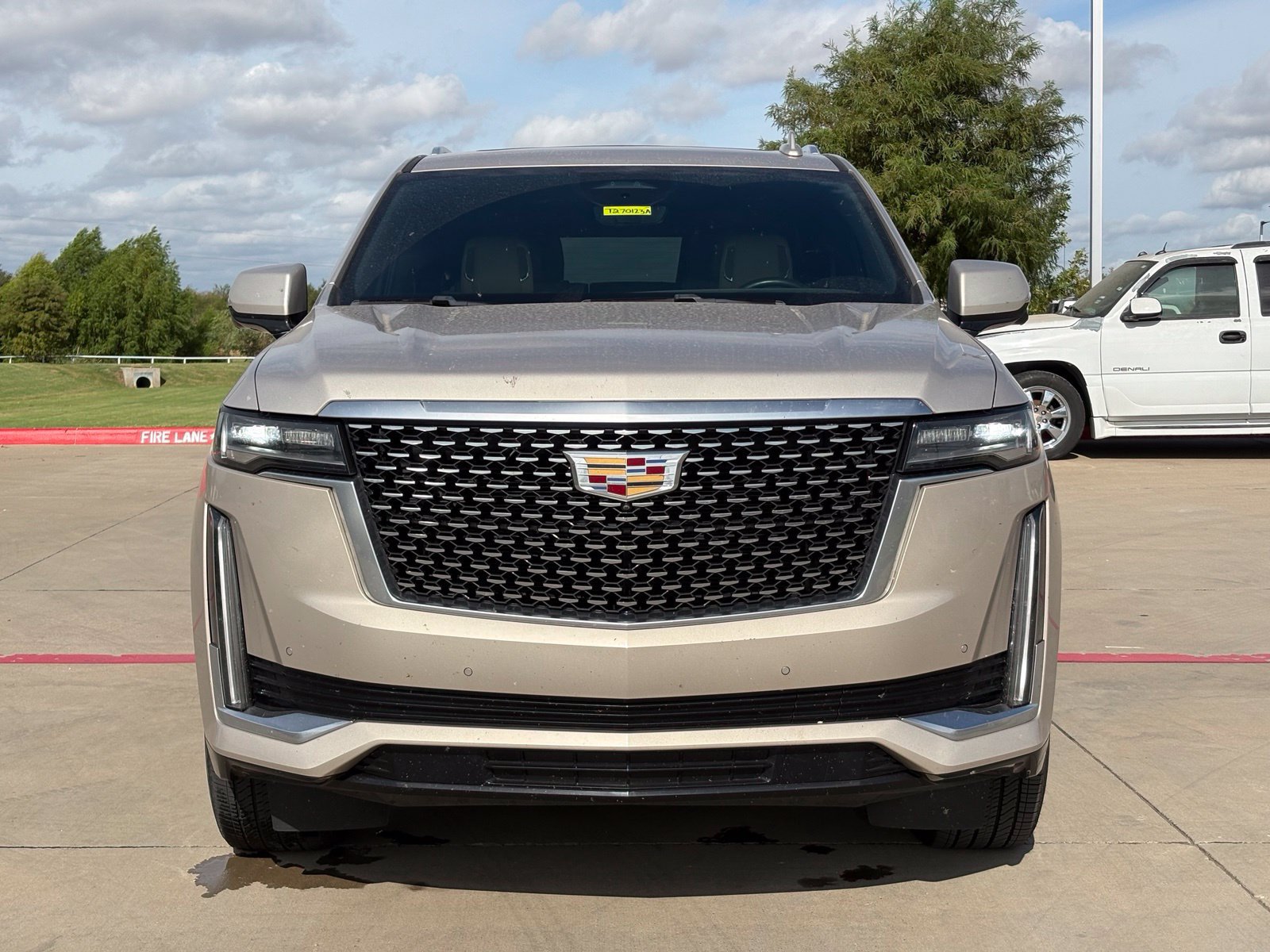 Certified 2023 Cadillac Escalade Premium Luxury AWD/4WD image 2