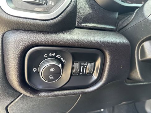 Used 2022 RAM 2500 Laramie w/ Night Edition image 31