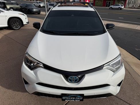 Used 2017 Toyota RAV4 SE image 19