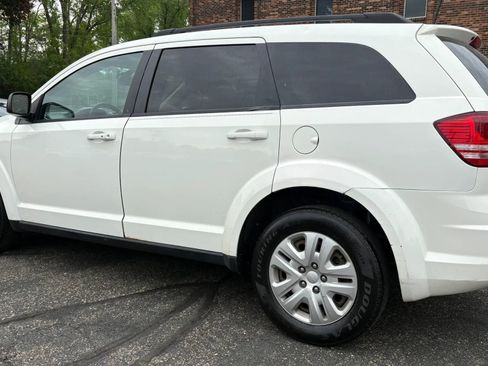 Used 2020 Dodge Journey SE FWD image 6