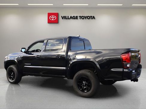 Certified 2022 Toyota Tacoma SR5 w/ Technology Package image 3