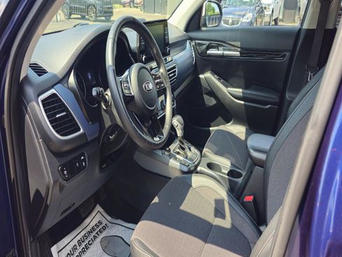 Used 2021 Kia Seltos S AWD/4WD image 14