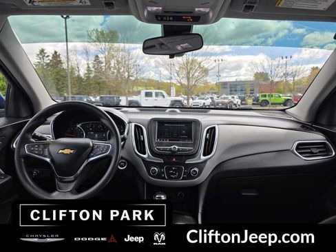 Used 2021 Chevrolet Equinox LT AWD/4WD image 14
