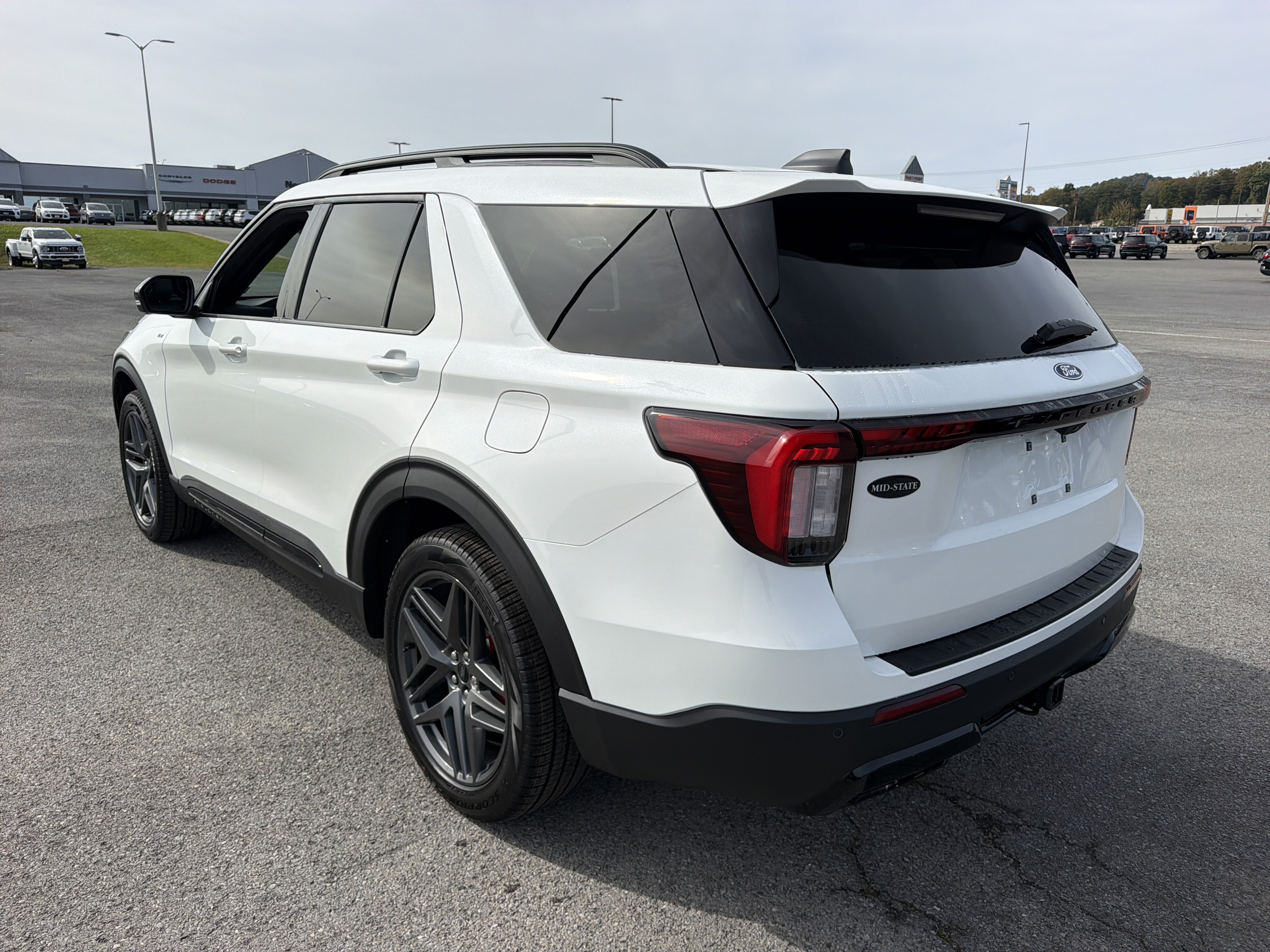 New 2027 Ford Explorer ST-Line w/ ST-Line Street Pack AWD/4WD image 6