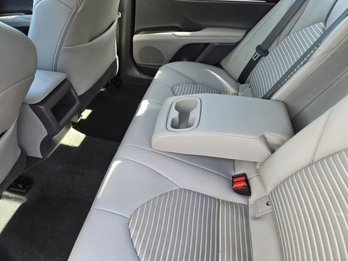 Used 2021 Toyota Camry SE image 38