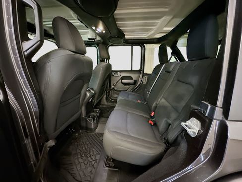 Used 2020 Jeep Wrangler Unlimited Sport image 28