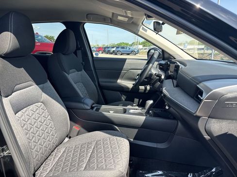 Certified 2025 Nissan Kicks SV FWD image 18