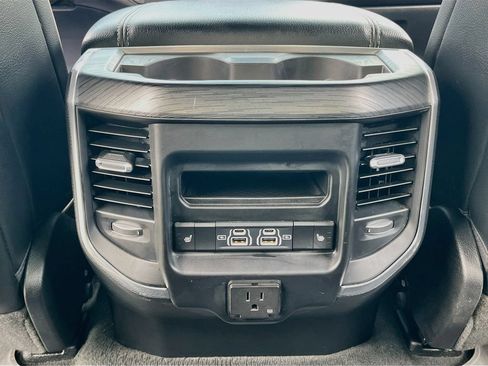 Used 2024 RAM 1500 Laramie AWD/4WD image 27