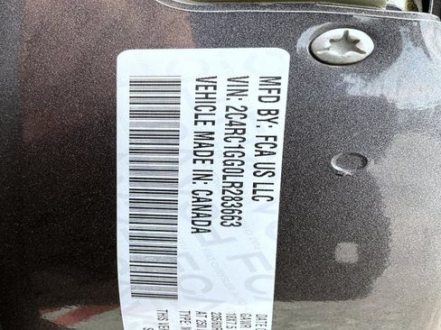 Used 2020 Chrysler Pacifica Limited FWD image 26