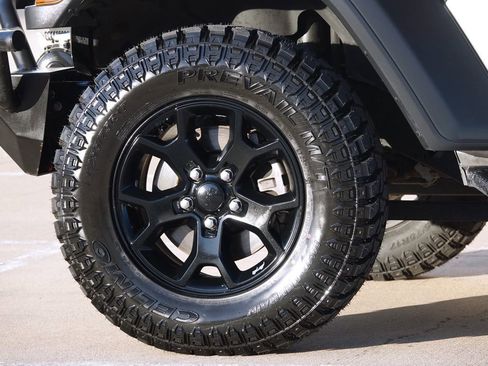 Used 2020 Jeep Wrangler Unlimited Sport image 24