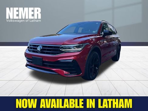 Certified 2024 Volkswagen Tiguan SE R-Line AWD/4WD image 1