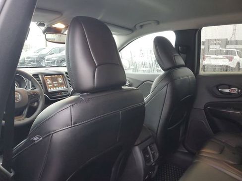 Used 2022 Jeep Cherokee Trailhawk w/ Trailer Tow Group image 10