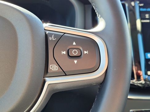 Certified 2025 Volvo XC60 B5 Core w/ Protection Package Premier image 19