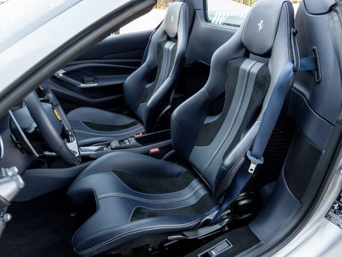 Used 2022 Ferrari F8 Tributo image 34