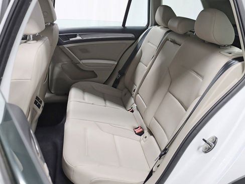 Used 2017 Volkswagen Golf Alltrack SE image 25