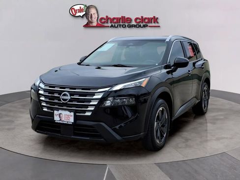 Used 2024 Nissan Rogue SV w/ SV Premium Package FWD image 1
